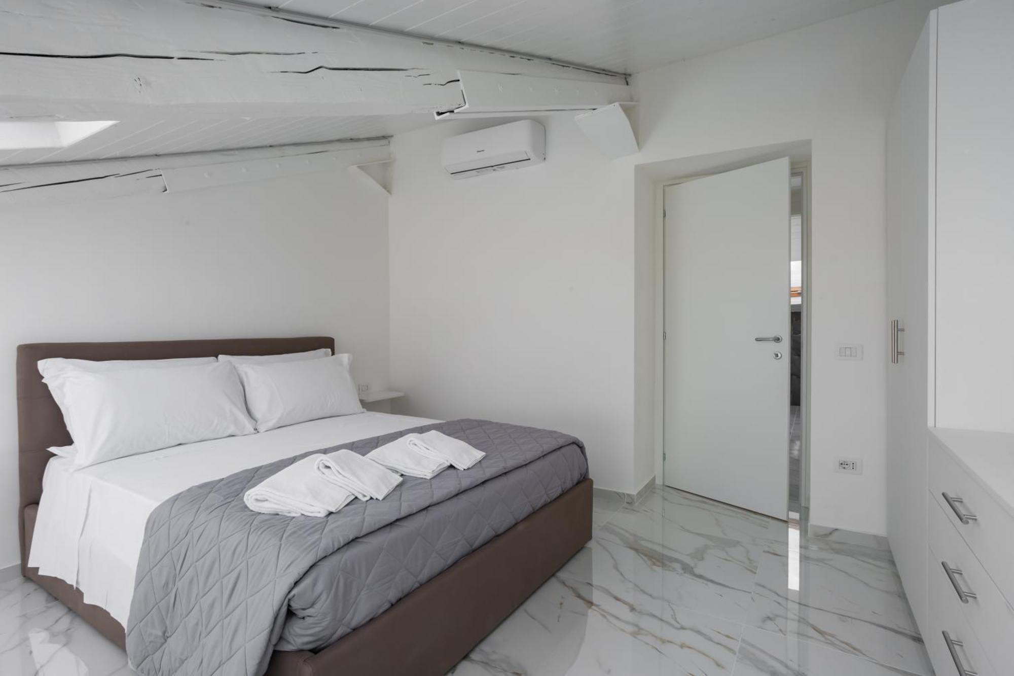 Attico Bella Napoli Aparthotel ภายนอก รูปภาพ